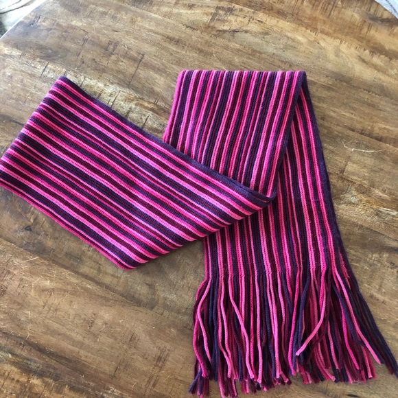 GAP Scarves - Set of 3 - Picture 3 of 8